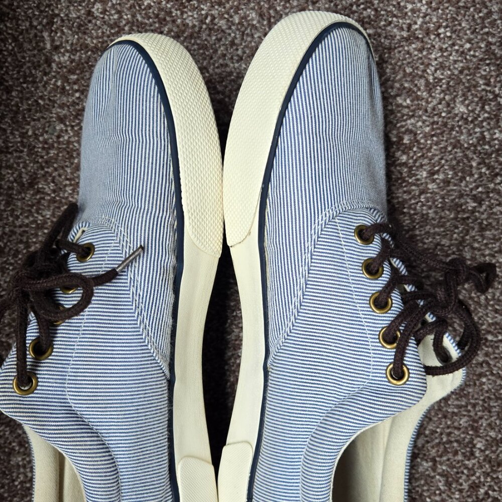 Shoes - Picture 5 of 9